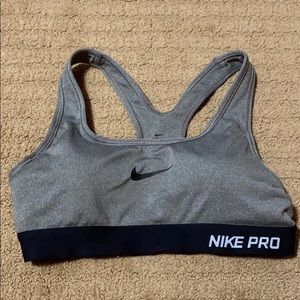 Nike pro sports bra